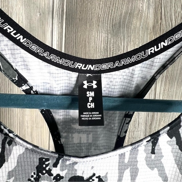 Under Armour Cool Switch Run Tank - Picture 2 of 7